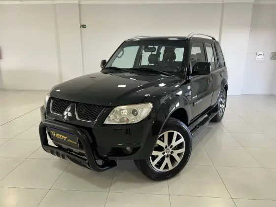 MITSUBISHI PAJERO TR4 2.0 4X4 16V 140CV FLEX 4P AUTOMÁTICO MITSUBISHI PAJERO TR4 2.0 4X4 16V 140CV FLEX 4P AUTOMÁTICO