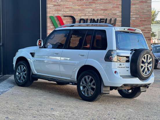 MITSUBISHI-PAJERO TR4-2.0 4X2 16V 140CV FLEX 4P MANUAL MITSUBISHI-PAJERO TR4-2013