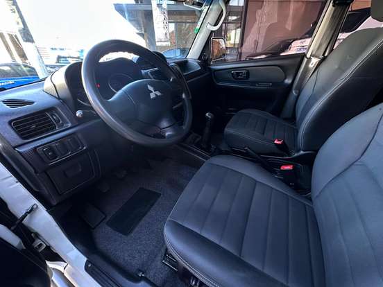 MITSUBISHI-PAJERO TR4-2.0 4X2 16V 140CV FLEX 4P MANUAL MITSUBISHI-PAJERO TR4-2013
