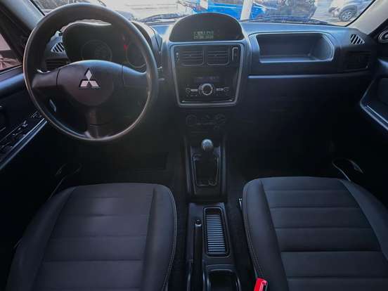MITSUBISHI-PAJERO TR4-2.0 4X2 16V 140CV FLEX 4P MANUAL MITSUBISHI-PAJERO TR4-2013