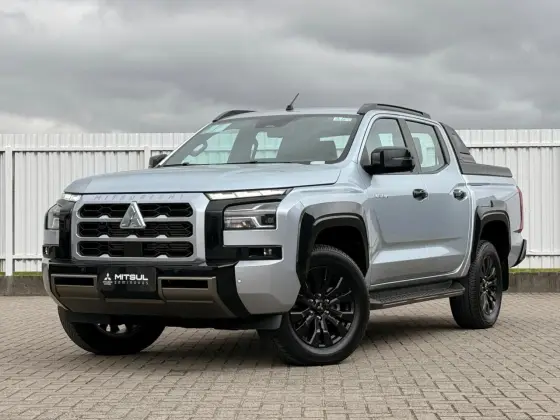 MITSUBISHI TRITON 2.4 BITURBO DIESEL CD KATANA 4X4 AUTOMÁTICO MITSUBISHI TRITON 2.4 BITURBO DIESEL CD KATANA 4X4 AUTOMÁTICO