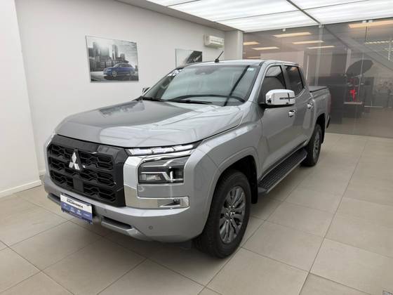 MITSUBISHI TRITON 2.4 BITURBO DIESEL CD HPE-S 4X4 AUTOMÁTICO