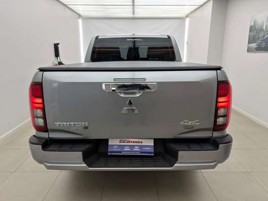 MITSUBISHI-TRITON-2025