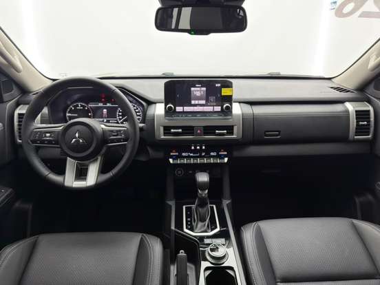 MITSUBISHI-TRITON-2.4 BITURBO DIESEL CD HPE-S 4X4 AUTOMÁTICO MITSUBISHI-TRITON-2025