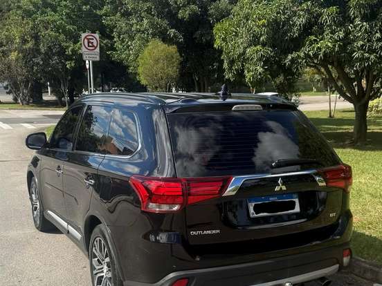 MITSUBISHI-OUTLANDER-3.0 GT 4X4 V6 24V GASOLINA 4P AUTOMÁTICO MITSUBISHI-OUTLANDER-2015