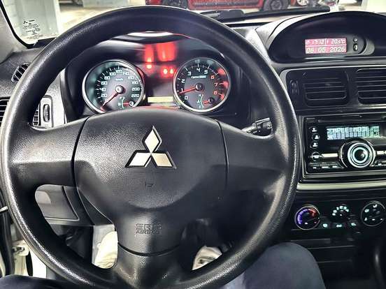 MITSUBISHI-PAJERO TR4-2.0 4X2 16V 140CV FLEX 4P MANUAL MITSUBISHI-PAJERO TR4-2013