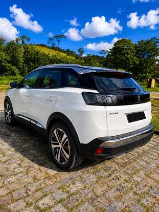 PEUGEOT-3008-2022