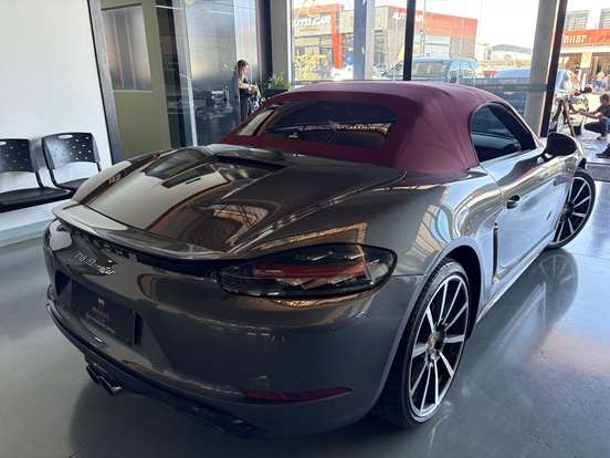 PORSCHE-718-2020