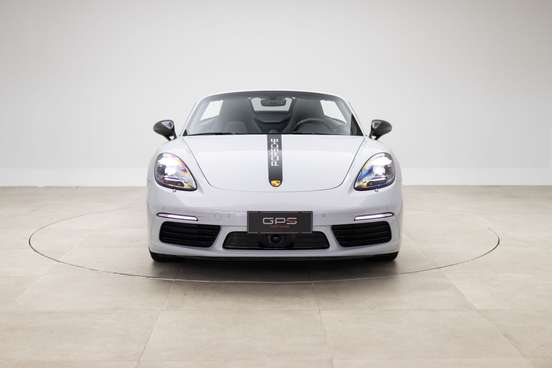 PORSCHE-718-2023