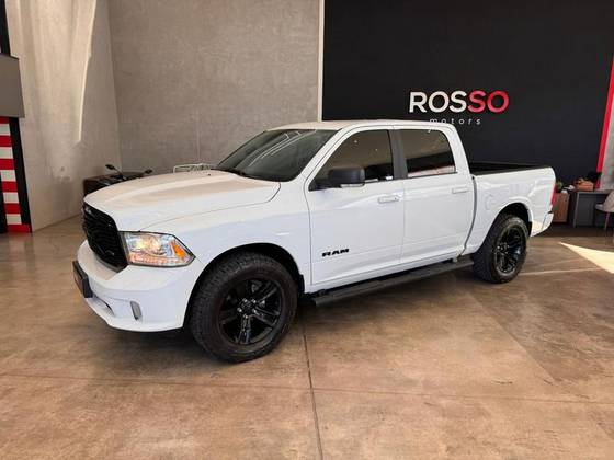 RAM CLASSIC 5.7 V8 GASOLINA LARAMIE CD 4X4 AUTOMÁTICO