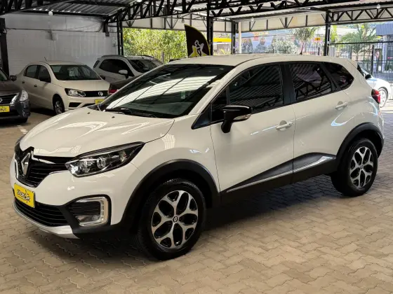 RENAULT CAPTUR 2.0 16V HI-FLEX INTENSE AUTOMÁTICO RENAULT CAPTUR 2.0 16V HI-FLEX INTENSE AUTOMÁTICO