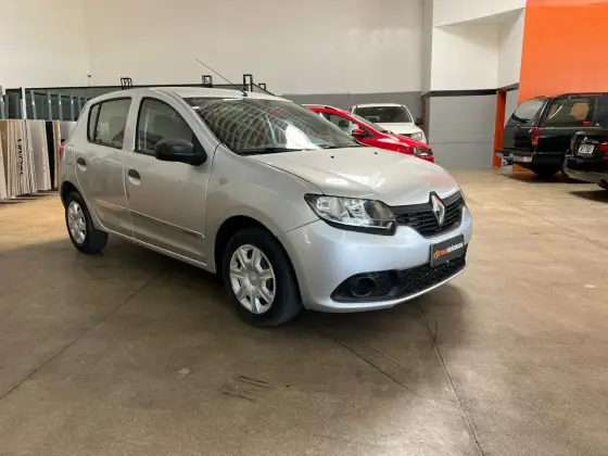 RENAULT SANDERO 1.0 AUTHENTIQUE PLUS 16V FLEX 4P MANUAL RENAULT SANDERO 1.0 AUTHENTIQUE PLUS 16V FLEX 4P MANUAL