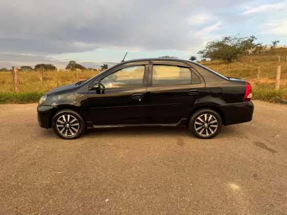 TOYOTA ETIOS 1.5 XLS SEDAN 16V FLEX 4P AUTOMÁTICO TOYOTA ETIOS 1.5 XLS SEDAN 16V FLEX 4P AUTOMÁTICO
