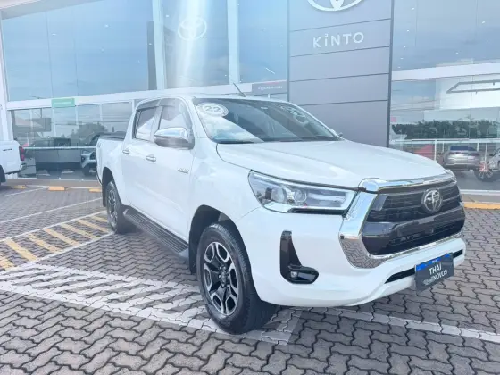 TOYOTA HILUX 2.8 D-4D TURBO DIESEL CD SRX 4X4 AUTOMÁTICO TOYOTA HILUX 2.8 D-4D TURBO DIESEL CD SRX 4X4 AUTOMÁTICO