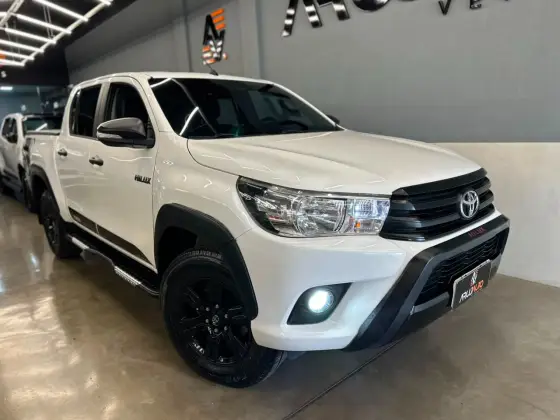 TOYOTA HILUX 2.8 SR CHALLENGE 4X4 CD 16V DIESEL 4P AUTOMÁTICO TOYOTA HILUX 2.8 SR CHALLENGE 4X4 CD 16V DIESEL 4P AUTOMÁTICO