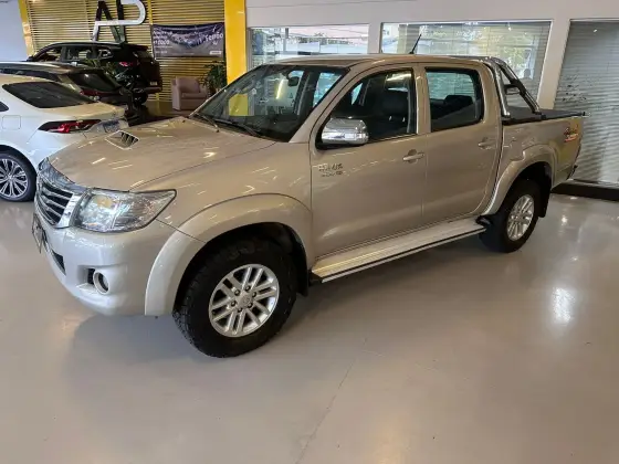 TOYOTA HILUX 3.0 SRV 4X4 CD 16V TURBO INTERCOOLER DIESEL 4P AUTOMÁTICO TOYOTA HILUX 3.0 SRV 4X4 CD 16V TURBO INTERCOOLER DIESEL 4P AUTOMÁTICO