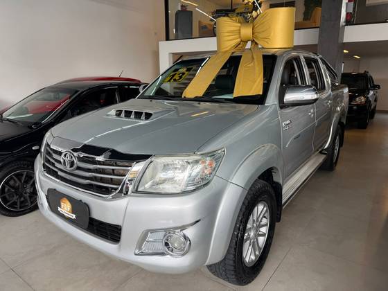 TOYOTA HILUX 3.0 SRV 4X4 CD 16V TURBO INTERCOOLER DIESEL 4P AUTOMÁTICO TOYOTA HILUX 3.0 SRV 4X4 CD 16V TURBO INTERCOOLER DIESEL 4P AUTOMÁTICO