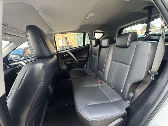 TOYOTA-RAV4-2017