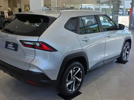 TOYOTA YARIS CROSS 1.5 VVT-I HYBRID FLEX XRE CVT TOYOTA YARIS CROSS 1.5 VVT-I HYBRID FLEX XRE CVT