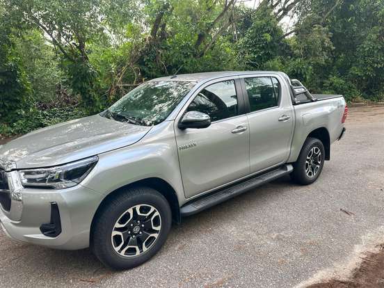 TOYOTA-HILUX-2.8 D-4D TURBO DIESEL CD SRX 4X4 AUTOMÁTICO TOYOTA-HILUX-2022