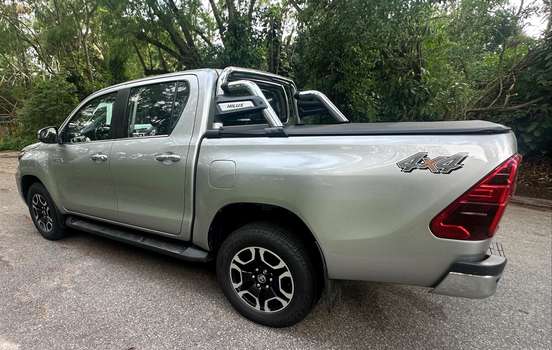 TOYOTA-HILUX-2.8 D-4D TURBO DIESEL CD SRX 4X4 AUTOMÁTICO TOYOTA-HILUX-2022