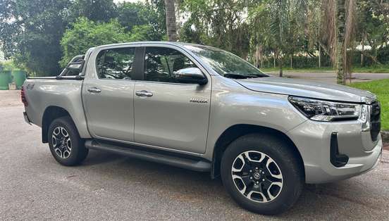 TOYOTA-HILUX-2.8 D-4D TURBO DIESEL CD SRX 4X4 AUTOMÁTICO TOYOTA-HILUX-2022