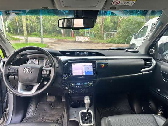 TOYOTA-HILUX-2.8 D-4D TURBO DIESEL CD SRX 4X4 AUTOMÁTICO TOYOTA-HILUX-2022