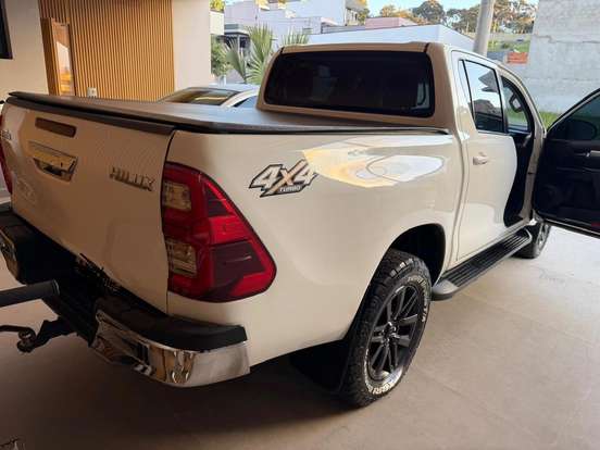TOYOTA-HILUX-2018