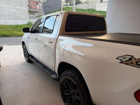 TOYOTA-HILUX-2.8 SR 4X4 CD 16V DIESEL 4P AUTOMÁTICO TOYOTA-HILUX-2018