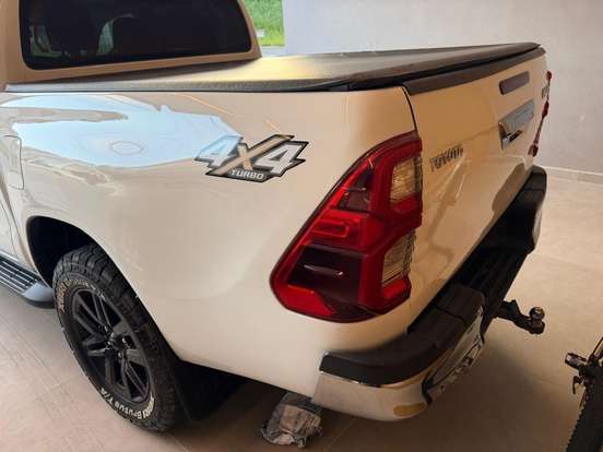 TOYOTA-HILUX-2018