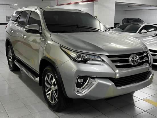 TOYOTA-HILUX SW4-2.8 SRX 4X4 16V TURBO INTERCOOLER DIESEL 4P AUTOMÁTICO TOYOTA-HILUX SW4-2019