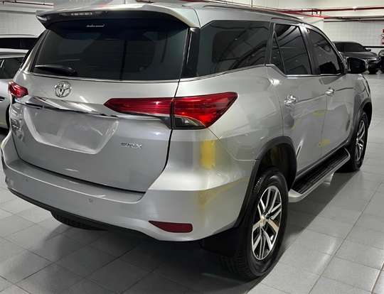 TOYOTA-HILUX SW4-2019