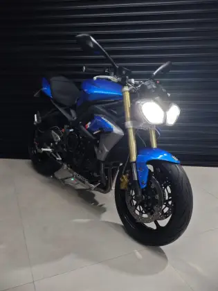 TRIUMPH STREET TRIPLE 675 ABS 