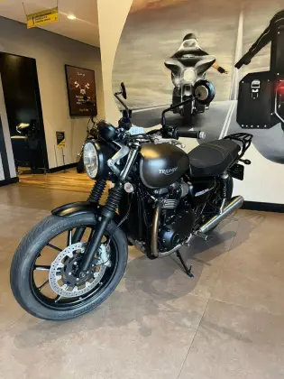 TRIUMPH STREET TWIN TRIUMPH STREET TWIN