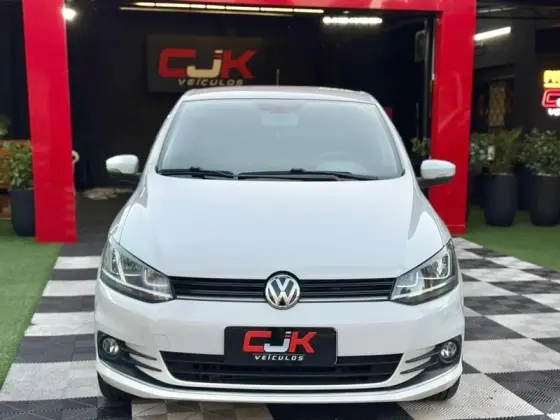 VOLKSWAGEN FOX 1.6 MI SELEÇÃO 8V FLEX 4P AUTOMATIZADO VOLKSWAGEN FOX 1.6 MI SELEÇÃO 8V FLEX 4P AUTOMATIZADO