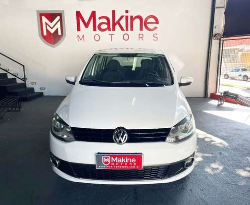 VOLKSWAGEN-FOX-2012