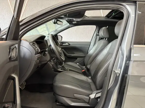 /en/city/cate-car-used-car/volkswagen-t-cross-2025-1-4-250-tsi-total-flex-highline-automatic-48198287951463424/-7