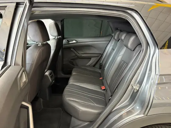 /en/city/cate-car-used-car/volkswagen-t-cross-2025-1-4-250-tsi-total-flex-highline-automatic-48198287951463424/-13