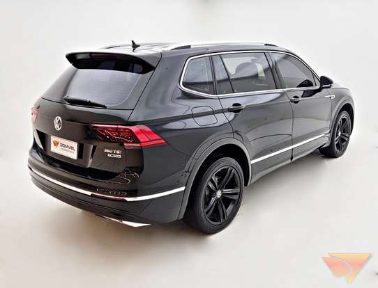 VOLKSWAGEN-TIGUAN-2021