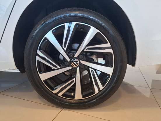 VOLKSWAGEN-VIRTUS-2024