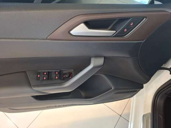 VOLKSWAGEN-VIRTUS-2024