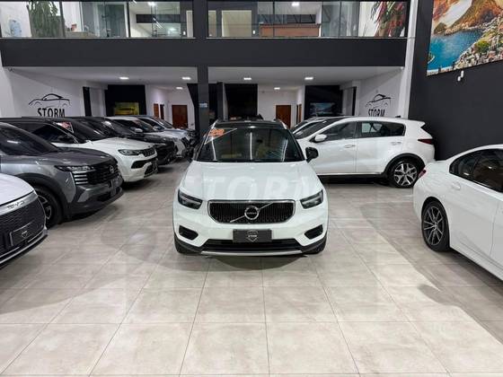 VOLVO XC40 2020 2.0 T4 GASOLINE MOMENTUM GEARTRONIC
