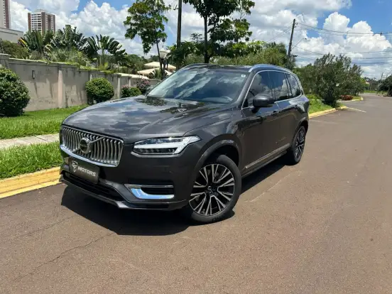 VOLVO-XC90-2022