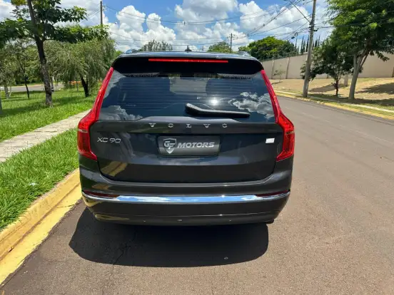 VOLVO-XC90-2022