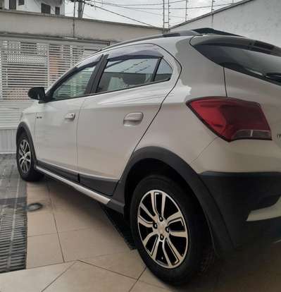 CHEVROLET-ONIX-1.4 MPFI ACTIV 8V FLEX 4P AUTOMÁTICO CHEVROLET-ONIX-2017