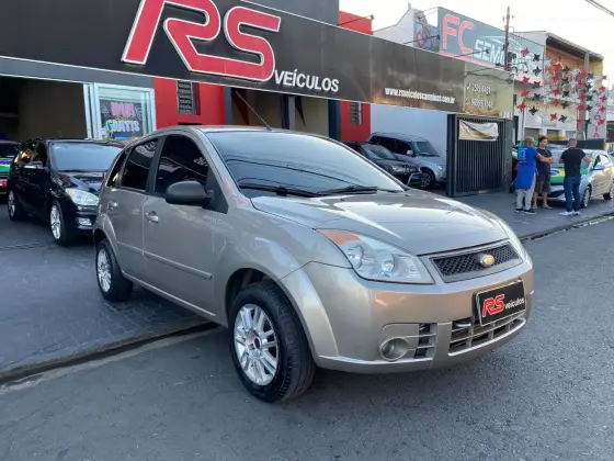 FORD FIESTA 1.6 MPI CLASS HATCH 8V FLEX 4P MANUAL
