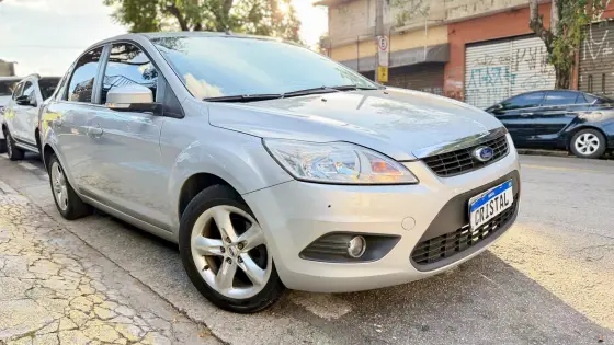 FORD FOCUS 2.0 GHIA 16V FLEX 4P AUTOMÁTICO FORD FOCUS 2.0 GHIA 16V FLEX 4P AUTOMÁTICO