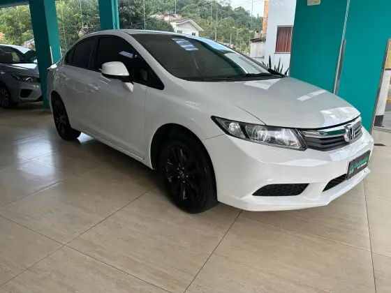 HONDA CIVIC 1.8 LXS 16V FLEX 4P AUTOMÁTICO HONDA CIVIC 1.8 LXS 16V FLEX 4P AUTOMÁTICO