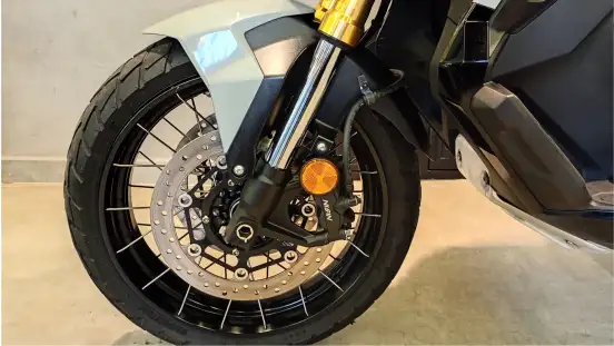 HONDA-X-ADV-2023
