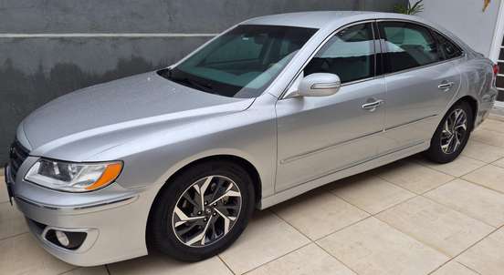 HYUNDAI-AZERA-2010